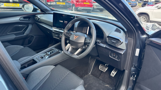 CUPRA Formentor 2.0 TSI 333 VZ3 5dr DSG 4Drive Petrol Estate - Image 6